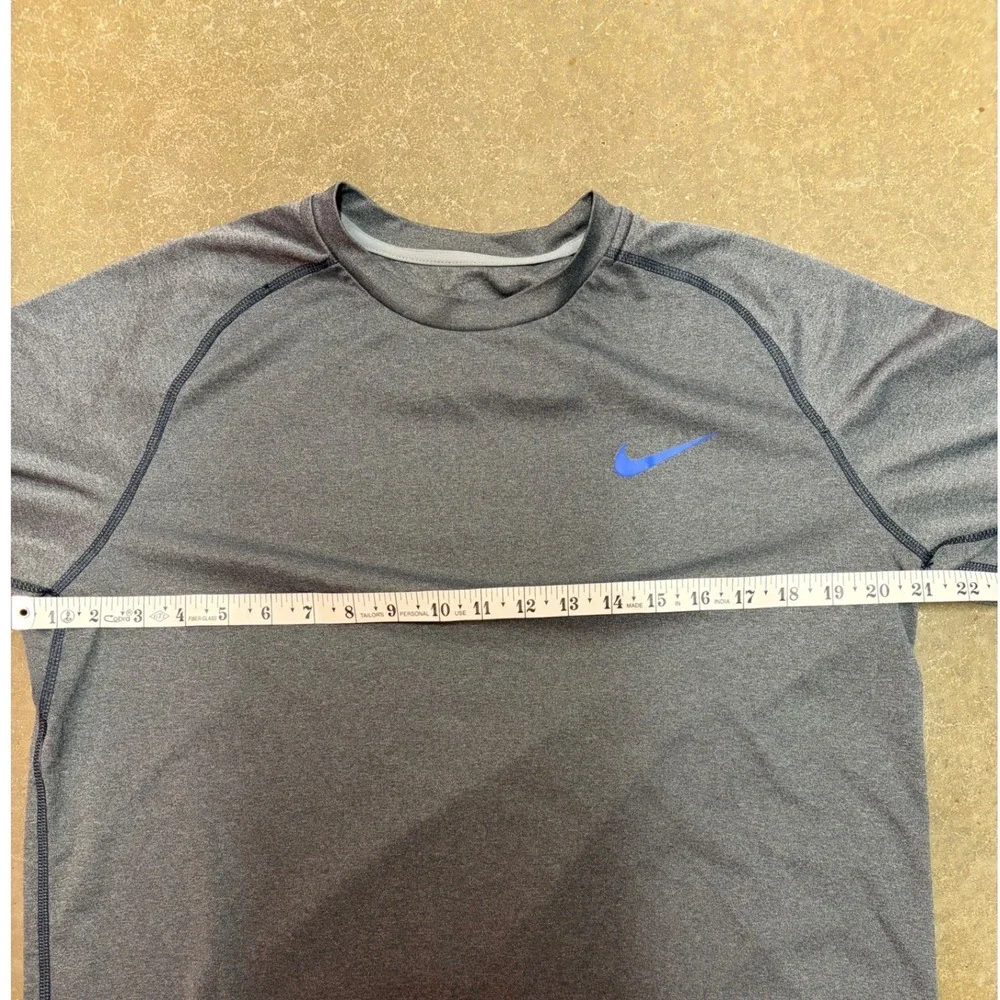 Nike Dri-FIT Mens Gray Heather Short Sleeve Training T-Shirt Blue Swoosh Logo